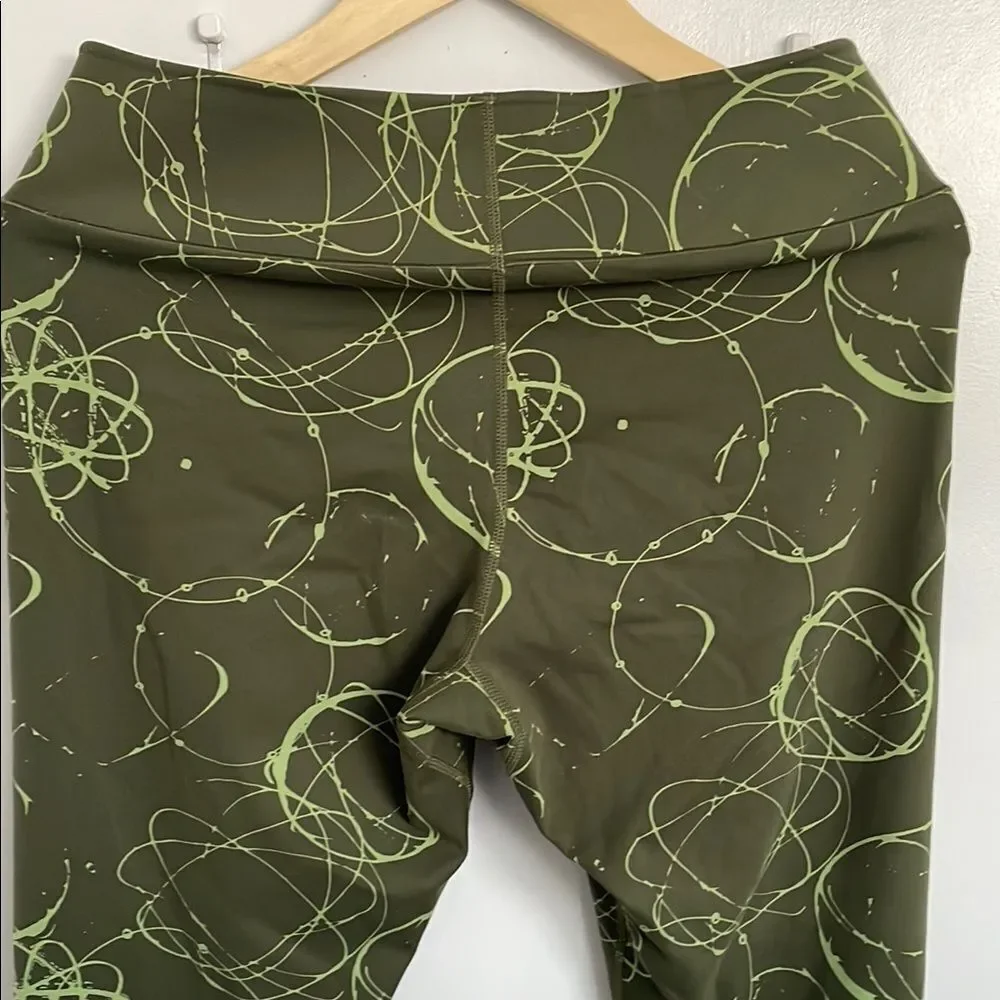 Uniqlo Futura Laboratories Olive Graphic leggings size L